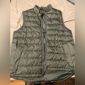 Men’s Champion brand puffer vest